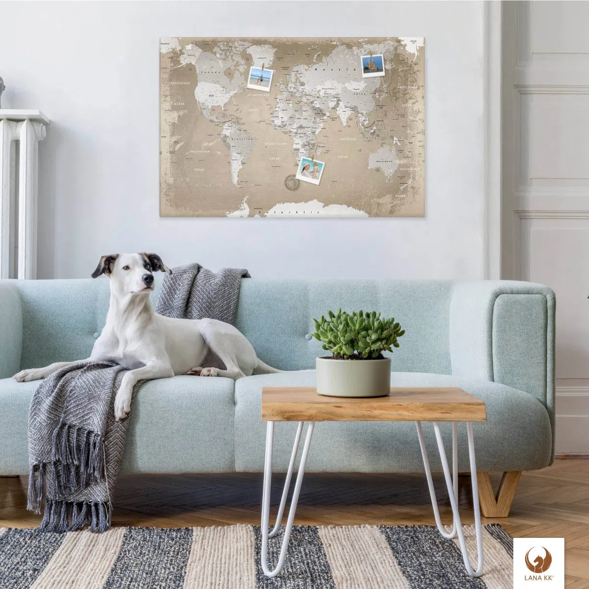 LANA KK - Premium Pinnwand Weltkarte - Natur - Deutsch - in 100 x 70 cm, stabile Rückwand zum Pinnen inkl. Starterkit - Leinwand-Kunstdruck Wandbild Landkarte XXL